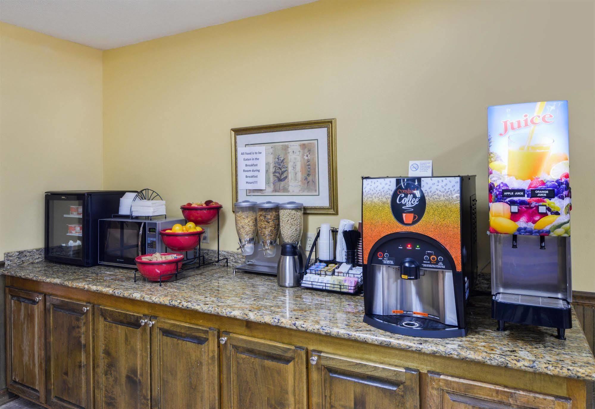 Americas Best Value Inn Wiggins Esterno foto